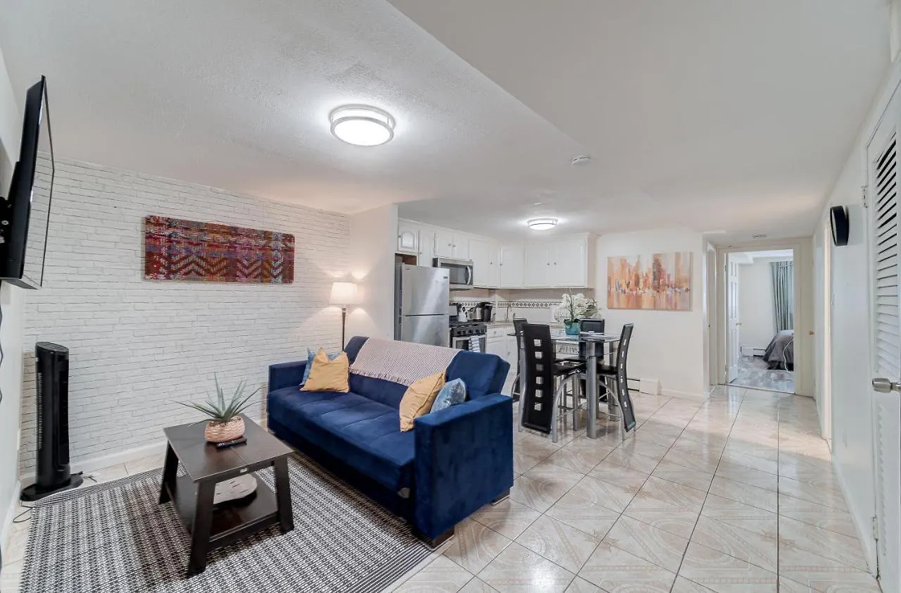 Wonderful Getaway In Canarsie Brooklyn With Parking New York